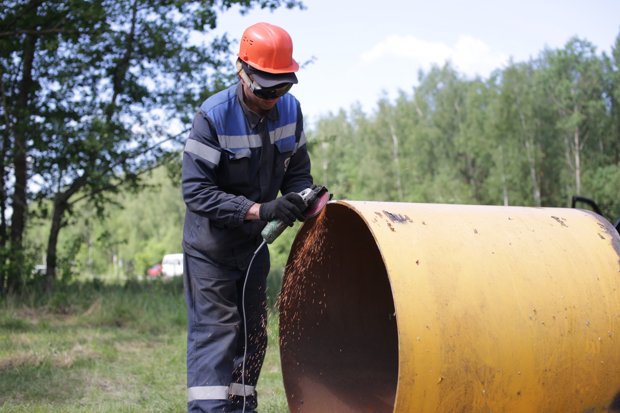 Работы по замене выработавших свой ресурс отключающих устройств на надземном газопроводе высокого давления I категории диаметром 1020 мм к Новополоцкой ТЭЦ