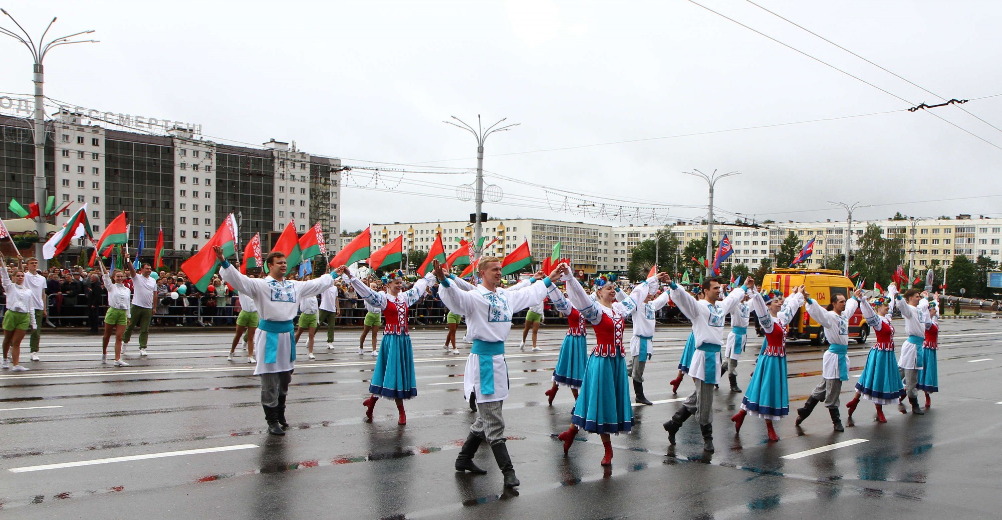 Колонна УП "Витебскоблгаз" на торжественном шествии, посвящённом Дню Независимости Республики Беларусь