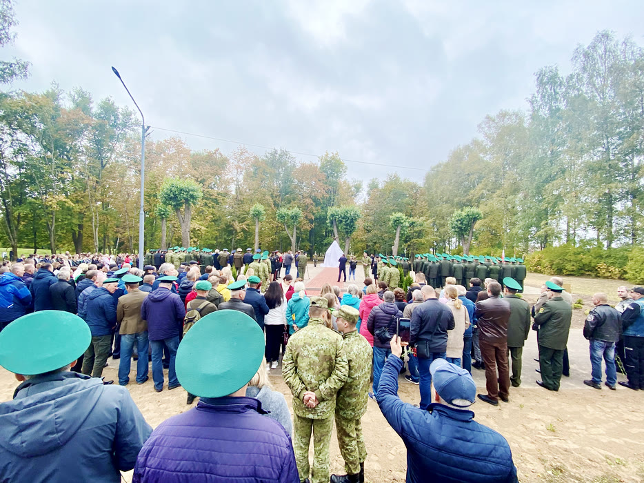 «Пограничникам всех поколений»