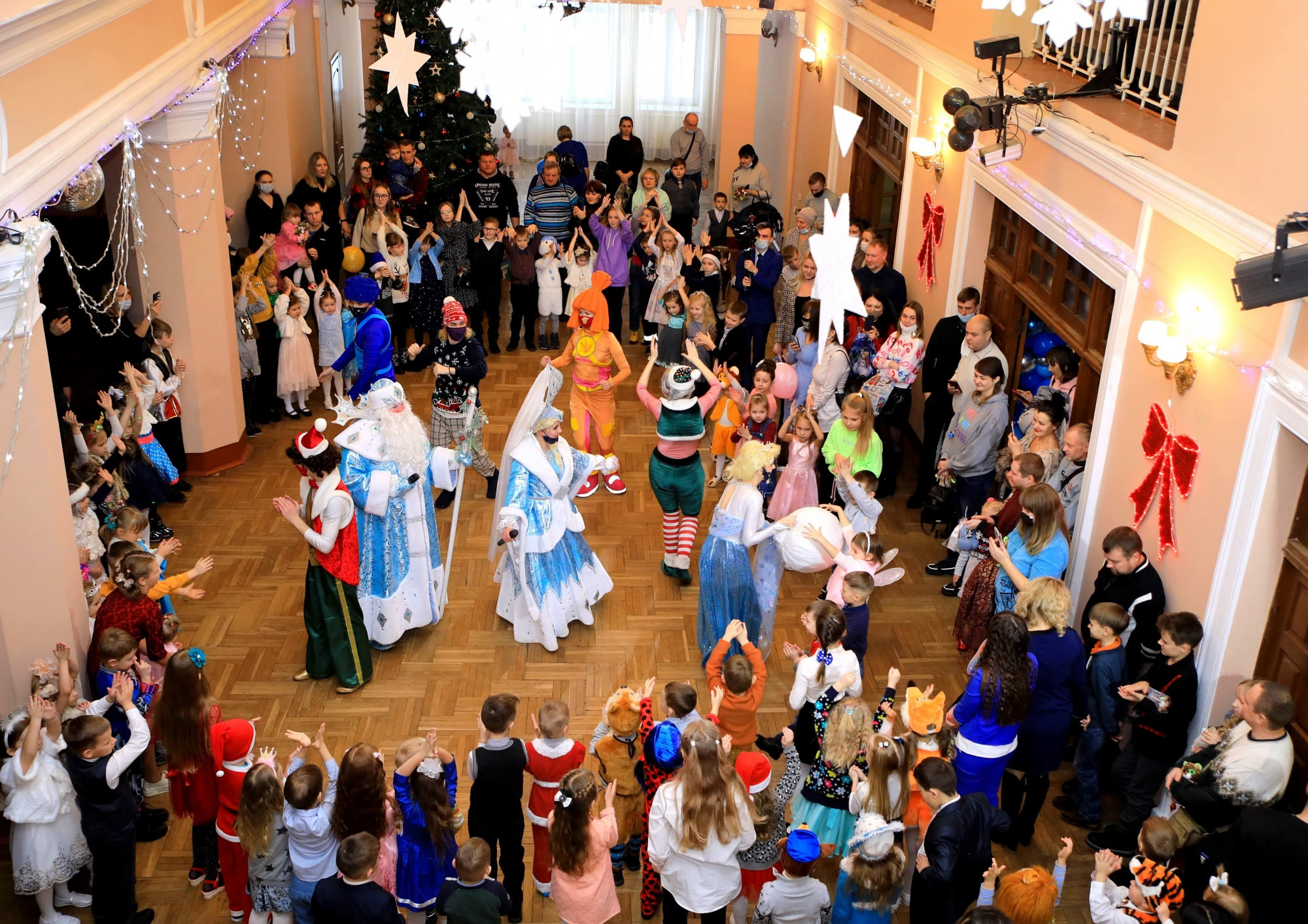 Волшебный новогодний утренник