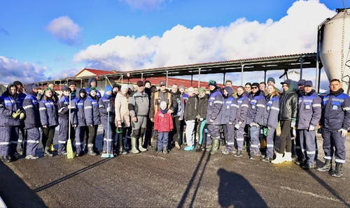  По инициативе Молодежного совета мы организовали настоящий трудовой десант.