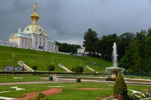 Санкт-Петербург - северная столица России, которую больше 300 лет назад основал Петр Первый.